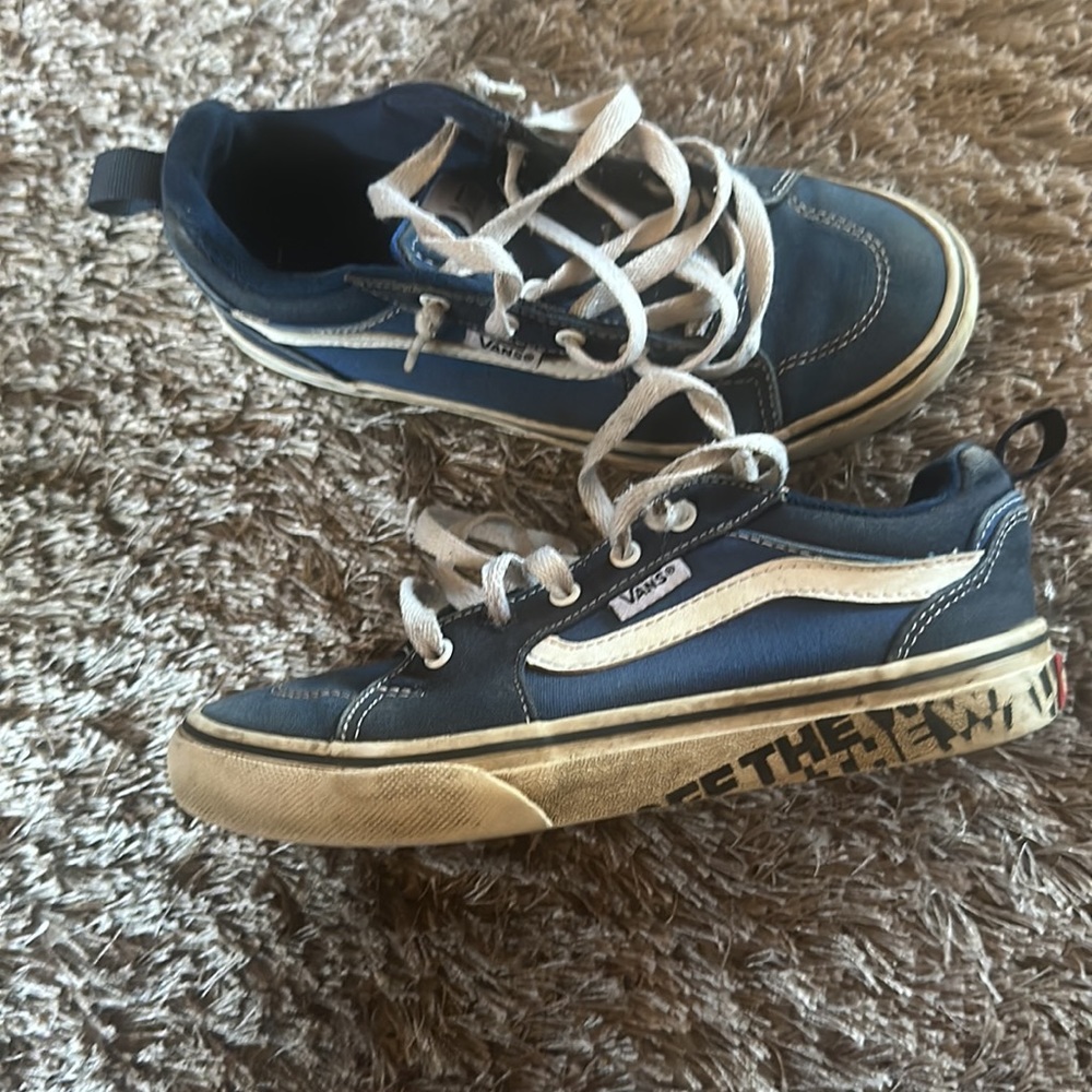 Vans - Picture 2 of 2